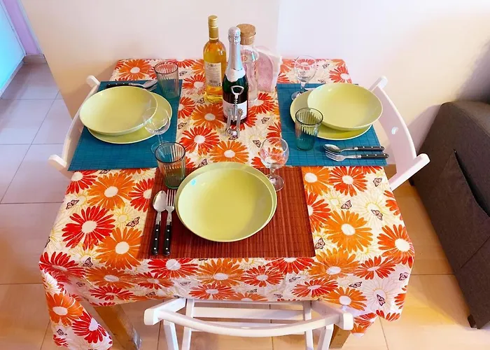 Front * ラルナカ